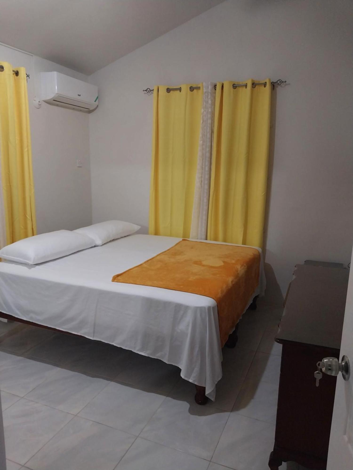 Debs Cozy Cove Villa Discovery Bay Luaran gambar