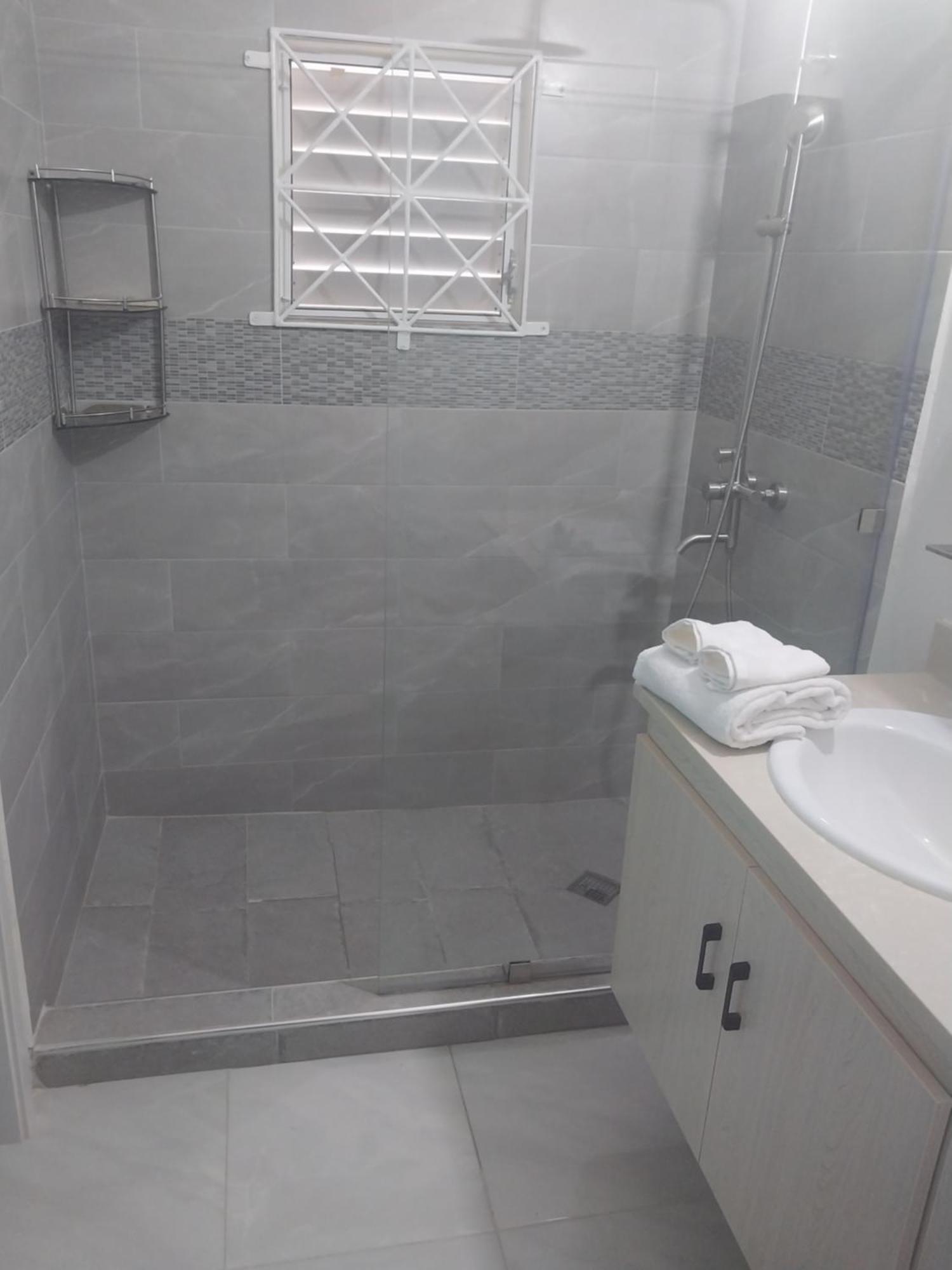 Debs Cozy Cove Villa Discovery Bay Luaran gambar
